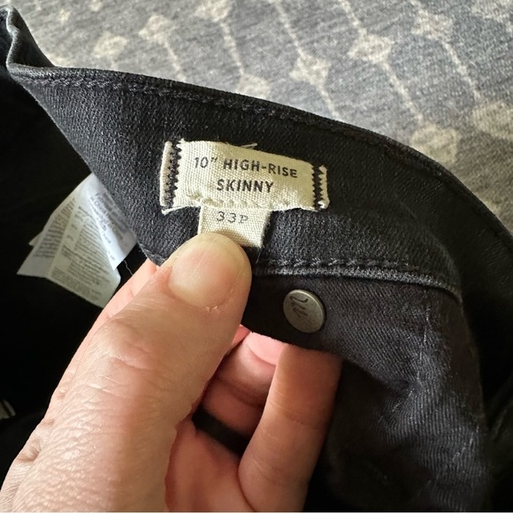 Madewell Petite 10" High-Rise Skinny Jeans in Berkeley Black Button Edition 33P - Picture 9 of 13